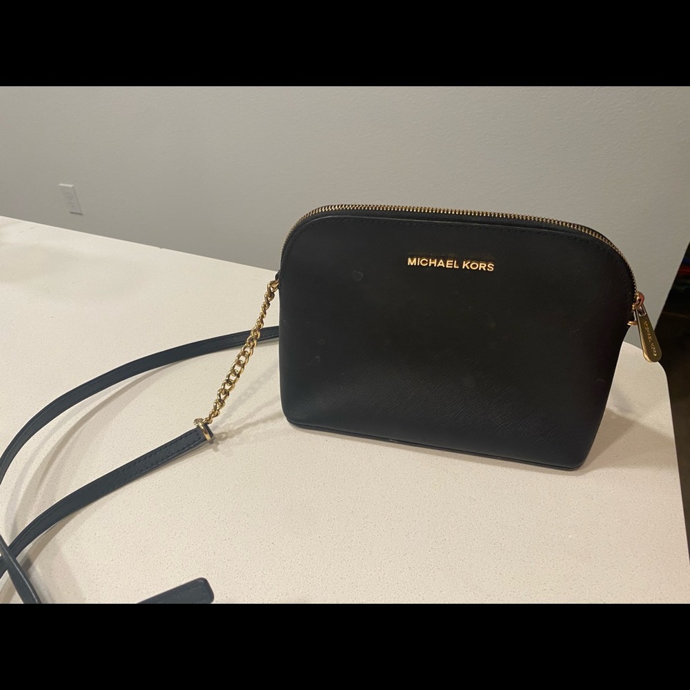 (SOLD) Michael kors crossbody